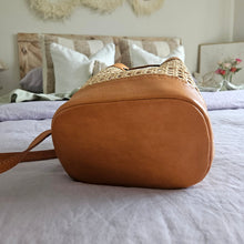 将图片加载到图库查看器,Mini Laura Bag