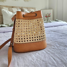 将图片加载到图库查看器,Mini Laura Bag