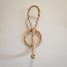 将图片加载到图库查看器,Single Rattan Hook