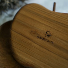 将图片加载到图库查看器,Teak Wooden Apple Plate