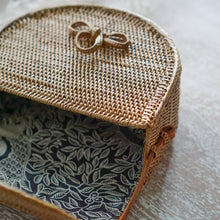 将图片加载到图库查看器,Natalie Sling Bag