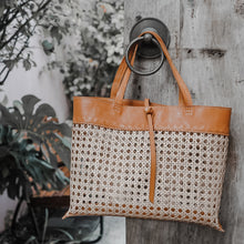 将图片加载到图库查看器,Mia Bag