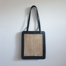 将图片加载到图库查看器,Hazel Tote