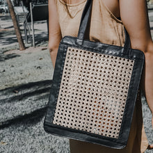 将图片加载到图库查看器,Hazel Tote