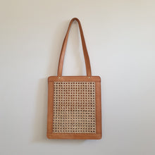 将图片加载到图库查看器,Hazel Tote