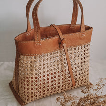 将图片加载到图库查看器,Mini Mia Tote