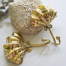 将图片加载到图库查看器,Brass Vintage Hook
