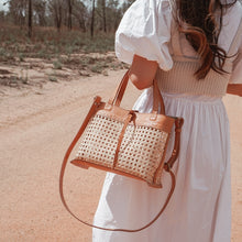 将图片加载到图库查看器,Mini Mia Tote
