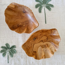 将图片加载到图库查看器,Clam Wooden Trinket Dish