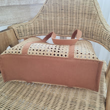 将图片加载到图库查看器,Emma Bag