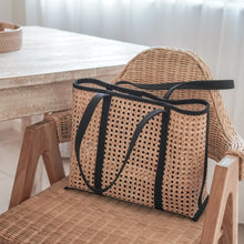 将图片加载到图库查看器,Emma Bag