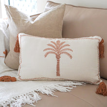 将图片加载到图库查看器,Nua Palm Cushion