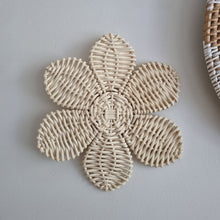 将图片加载到图库查看器,Aloha Rattan Flower Wall Decor Set
