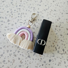 将图片加载到图库查看器,Mini Rainbow Keychain