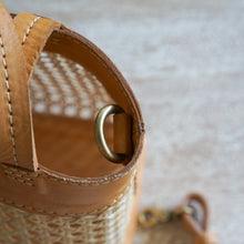 将图片加载到图库查看器,Mini Mia Tote