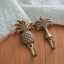 将图片加载到图库查看器,Tropical Brass Wall Hooks