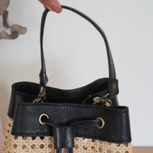 将图片加载到图库查看器,Laura Bucket Bag