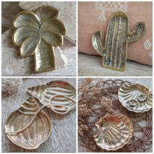 将图片加载到图库查看器,Brass Trinket Dishes