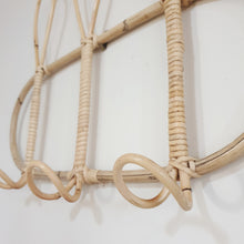 将图片加载到图库查看器,Naru Rattan Wall Rack