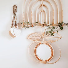 将图片加载到图库查看器,Apple Rattan Mirror