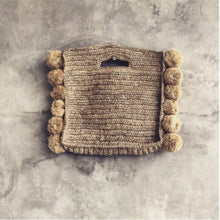 画像をギャラリービューアに読み込む, Raffia Pompom Bag
