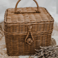 将图片加载到图库查看器，Kobu Rattan Basket
