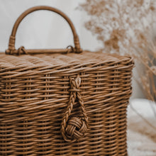 将图片加载到图库查看器，Kobu Rattan Basket
