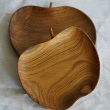 이미지를 갤러리 뷰어에 로드 , Teak Wooden Apple Plate
