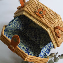 이미지를 갤러리 뷰어에 로드 , Camila Bag
