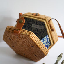 이미지를 갤러리 뷰어에 로드 , Camila Bag
