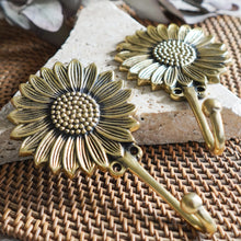画像をギャラリービューアに読み込む, Sunflower Brass Wall Hook
