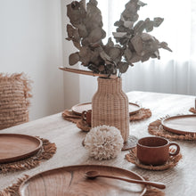 将图片加载到图库查看器，Raffia Placemat and Coaster
