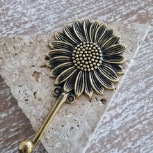 画像をギャラリービューアに読み込む, Sunflower Brass Wall Hook

