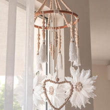 이미지를 갤러리 뷰어에 로드 , Lily Feather Hanging Mobile

