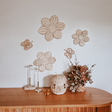 将图片加载到图库查看器，Aloha Rattan Flower Wall Decor Set
