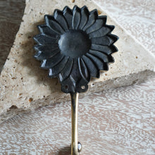 画像をギャラリービューアに読み込む, Sunflower Brass Wall Hook
