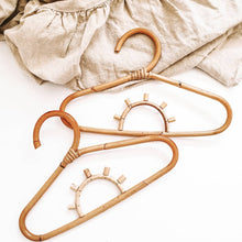이미지를 갤러리 뷰어에 로드 , Mini Rattan Hangers (3 styles)
